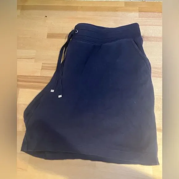 Croft & Barrow shorts, navy, size XL, excellent condition - Picture 2 of 3